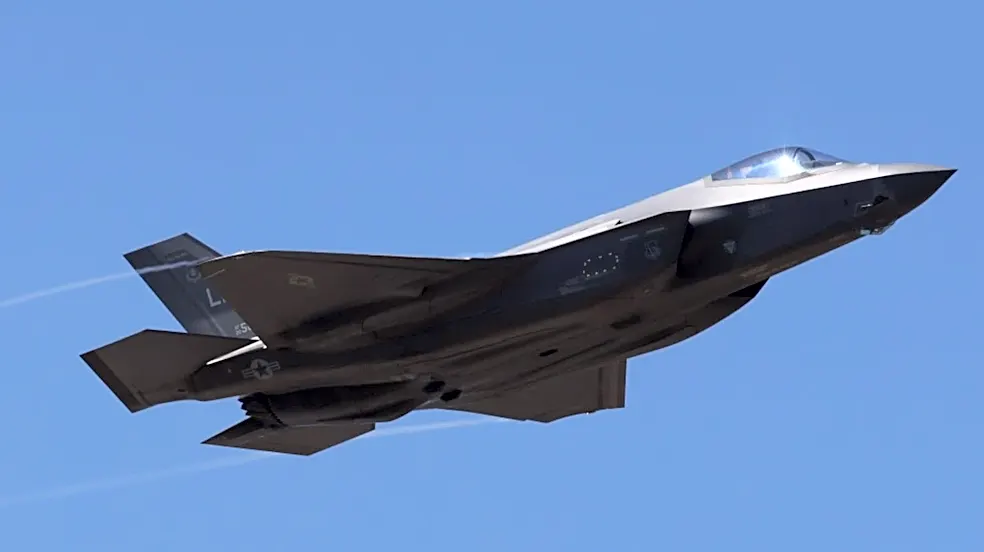 Pentagon, Lockheed Martin agree to produce 850 F-35 jets over 10 years