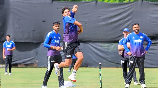 AUS vs IND 2025: Aakash Chopra confused between Kuldeep and Axar for India's Playing XI in 1st T20I