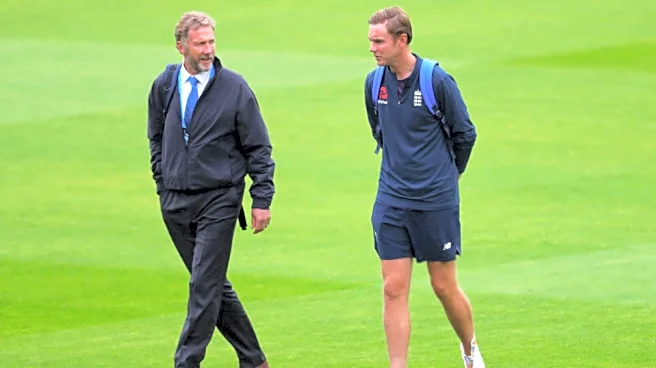 'He threw it in the bin' - Chris Broad recalls gifting son Stuart Yuvraj Singh-signed jersey after 2007 six-sixes incident