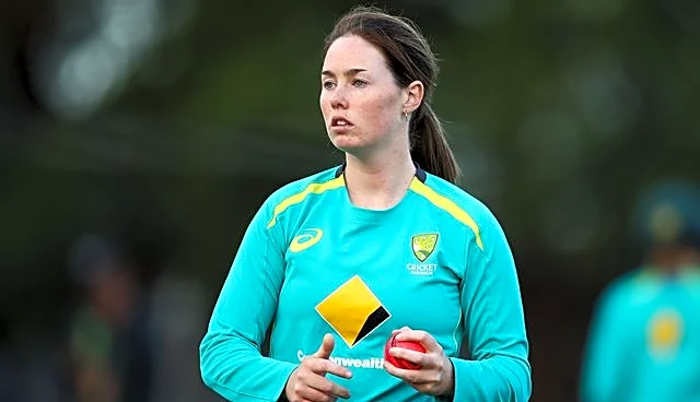Amanda-Jade Wellington joins Hampshire for 2026 season
