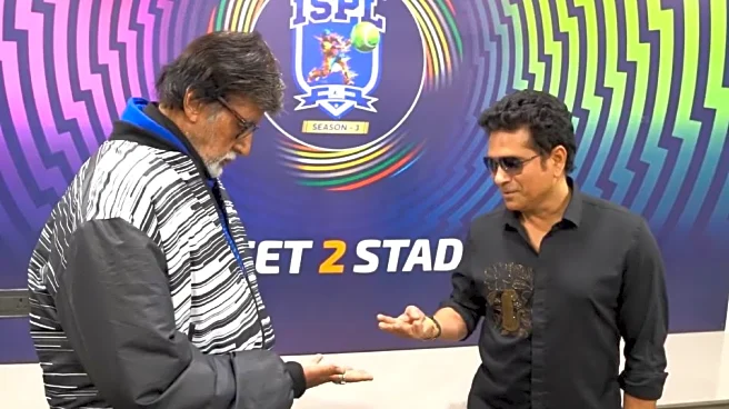 [WATCH] Amitabh Bachchan plays finger cricket with Sachin Tendulkar, video goes viral