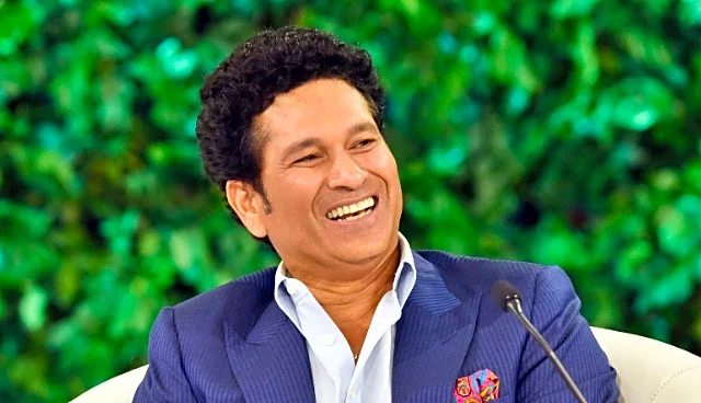 [WATCH] Former Pakistan cricketers in splits after Sahibzada Farhan picks Ahmed Shahzad over Tendulkar, Sehwag