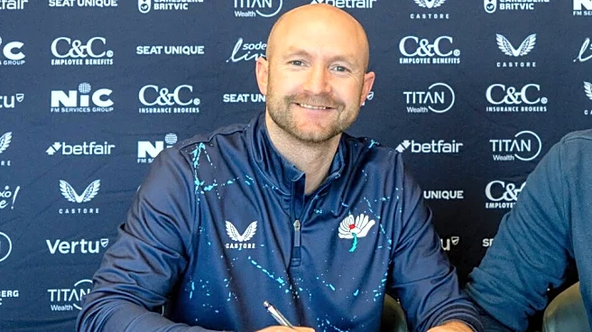 Adam Lyth extends contract with Yorkshire