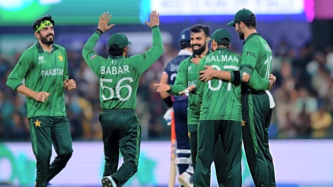Has Pakistan qualified for Super Eights after wins vs Netherlands and USA?