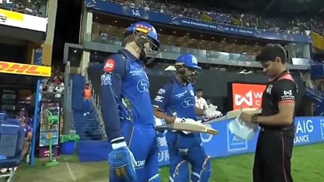 [WATCH] Rohit Sharma gets annoyed at umpire during bat thickness check vs RCB