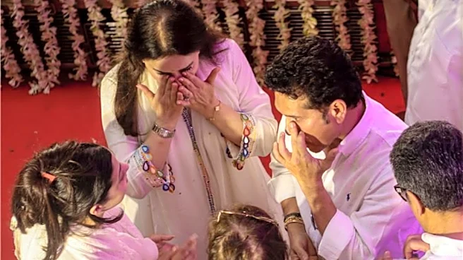 [WATCH] Sachin Tendulkar seen in tears at Asha Bhosle's funeral, wife Anjali too gets emotional