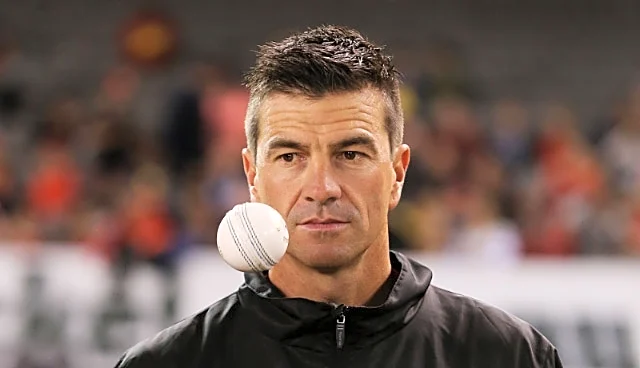 Simon Helmot resigns as Melbourne Renegades' WBBL coach
