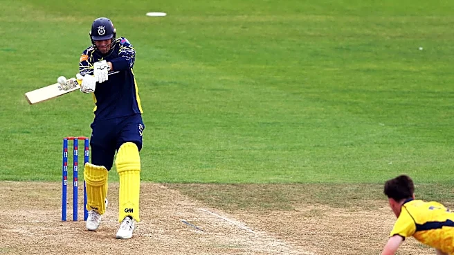 [WATCH] Toby Albert hits six sixes in six balls for Hampshire against Sussex