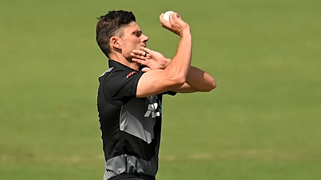 Brett Randell joins Derbyshire as seam cover for County Championship run-in