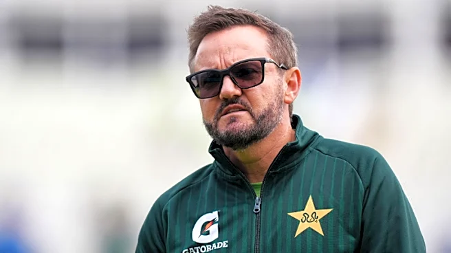 Mike Hesson shuts down reporter over all-rounders question after Pakistan's 0-3 series loss