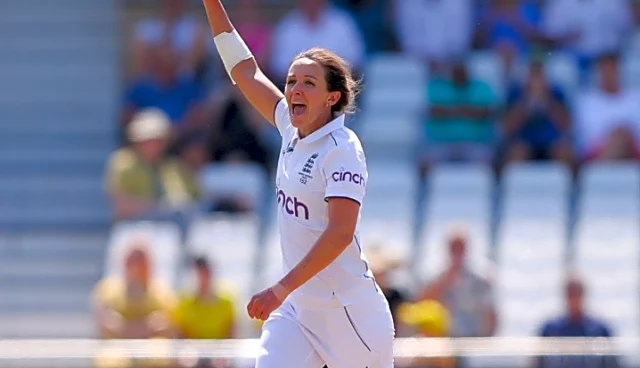 Kate Cross and Fi Morris call time on Lancashire careers after emotional farewell at Headingley