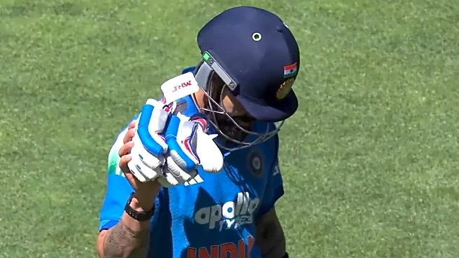 IND vs AUS 2nd ODI: Virat Kohli Acknowledges Adelaide Crowd After Second Successive Duck — Is Retirement Nearing?