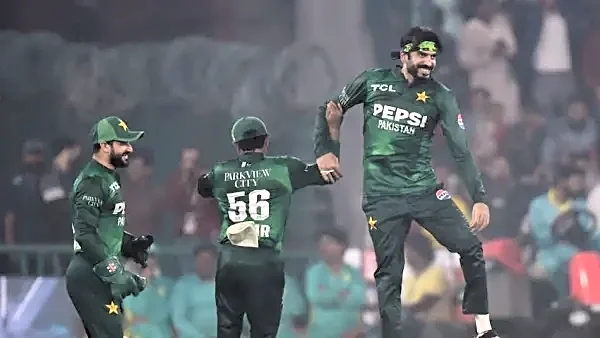 Pakistan storm into T20I tri-series final with crushing 69-run win over Zimbabwe