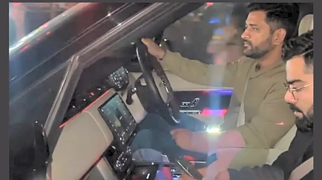 MS Dhoni drops Virat Kohli with his Own Car after Dinner in Ranchi, Video goes Viral