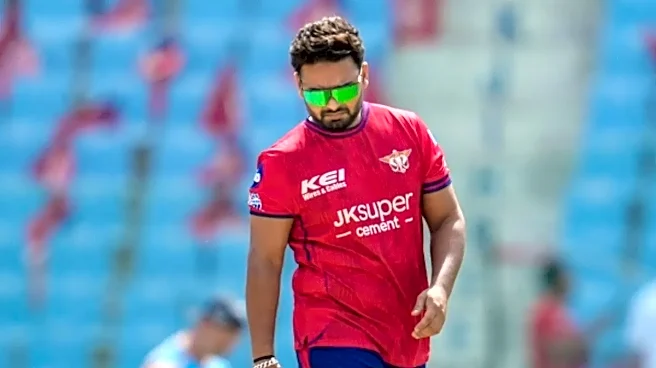 Rishabh Pant Dismissal Sparks Debate as Mohammed Siraj Strikes Early in LSG vs GT Clash