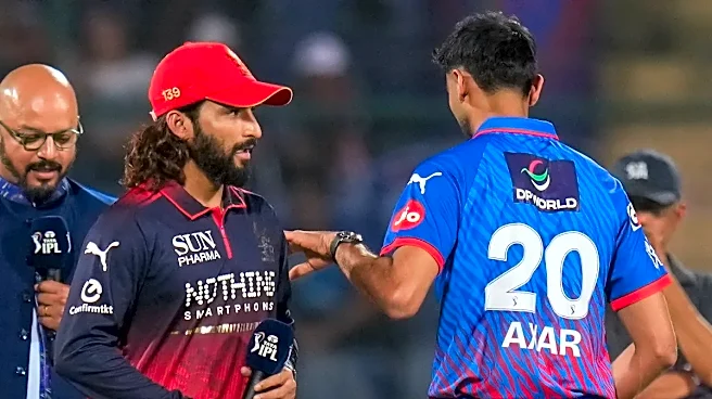 DC vs RCB IPL 2026: Bhuvaneshwar Kumar, Josh Hazelwood Rattle Delhi Capitals’ Top Order, Sends Netizens Into A Frenzy!