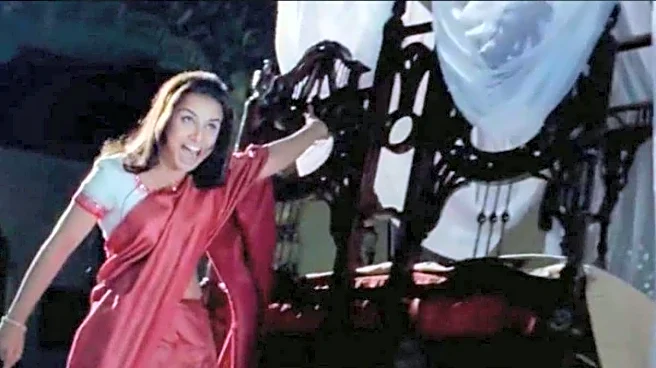 How Did Avni Lift Bed In 'Bhool Bhulaiyaa' Without Any Superpowers? Reddit Wants To Know