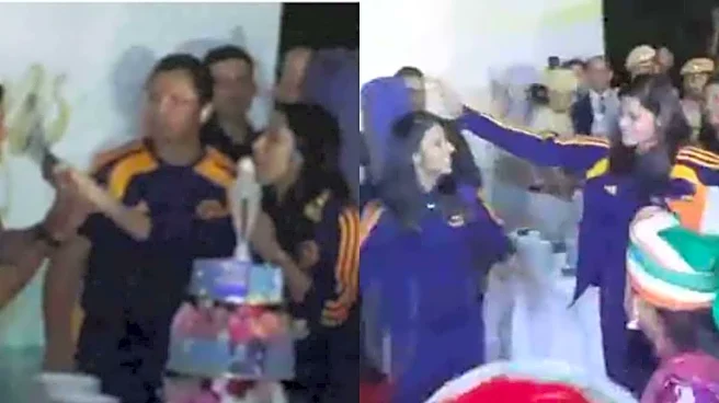 Champions Arrive! India’s Women's World Cup Heroes Celebrate In Delhi Ahead Of PM Modi Meet | WATCH