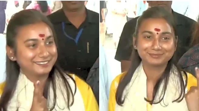 Bihar MP Shambhavi Chaudhary Flaunts Ink On Both Hands After Voting, Patna Admin Calls It 'Error'