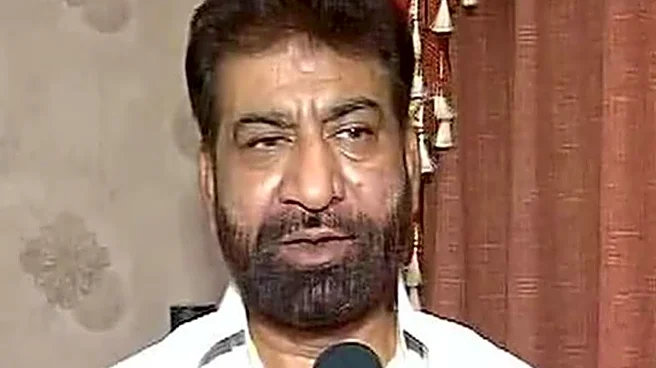 'Will Never Return': Former MLA Shoaib Iqbal Quits AAP Over MCD Bypolls Ticket Dispute