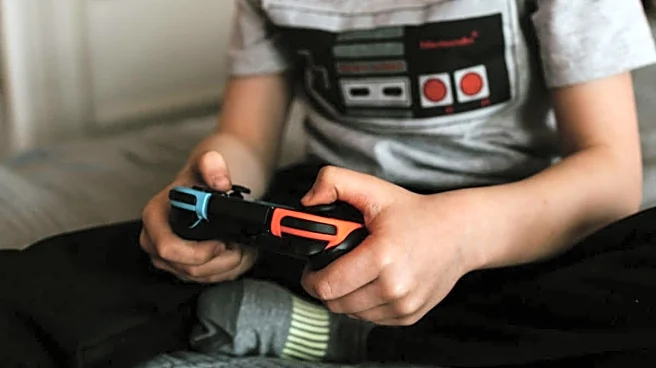 Teens' Love Of Gaming, Social Media Takes Toll on Spine and Posture; Here's How To Fix Tech Neck