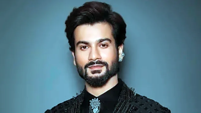 ‘Chachu’ Sunny Kaushal Says ‘Mithai Jaldi Ayegi’ As Paparazzi Ask About Vicky-Katrina Kaif's Baby