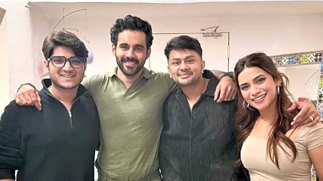 Bigg Boss 19: Abhishek Bajaj, Mridul Tiwari Reunite With Awez Darbar, Nagma After Eviction, Pics Go Viral