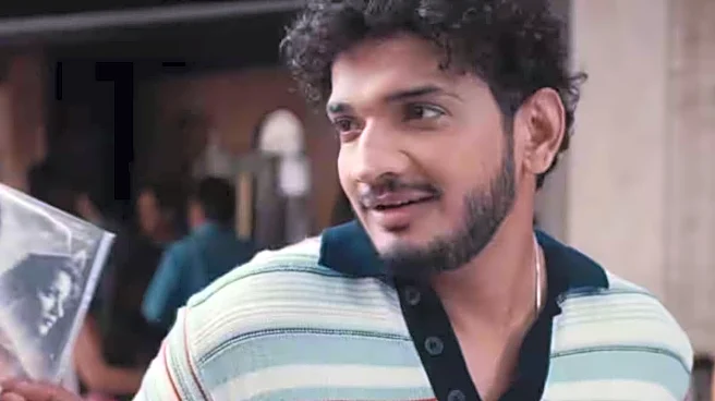 Munawar Faruqui Gets A Sweet Surprise From Paparazzi At Airport For This Reason