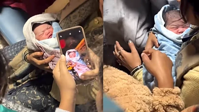 Passengers Help Woman Deliver Baby ‘Chuk Chuk’ On Moving Train: ‘Lifetime Free Ticket From Indian Railways’ | Video