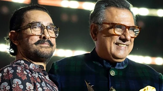 Aamir Khan Receives The First Ever RK Laxman Award For Excellence In Mumbai | See Here