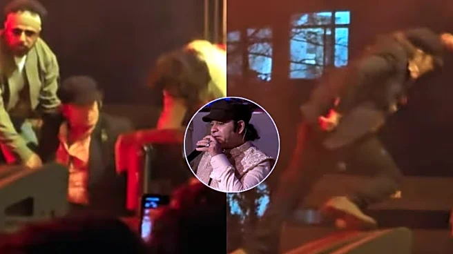 Mohit Chauhan Falls On Stage During Bhopal AIIMS Live Show, Doctors Rush To Help Him | Watch