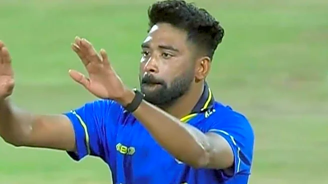 Mohammed Siraj Dismisses 3 Mumbai Batters And Bags POTM Award In Hyderabad's 9-Wicket Win | Watch
