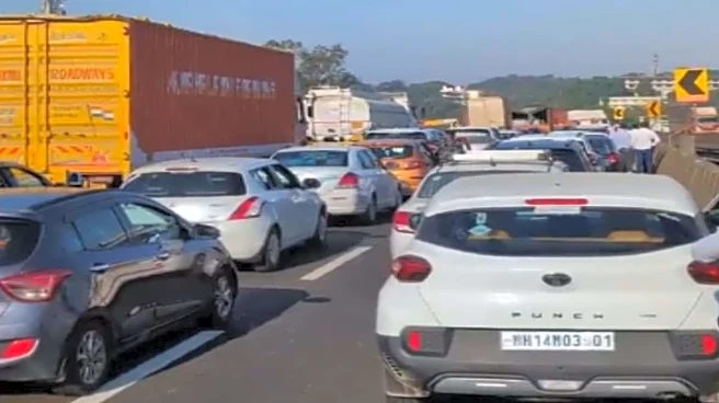 Weekend Rush Brings Mumbai-Pune Roads To A Standstill, Traffic Crawls Near Lonavala