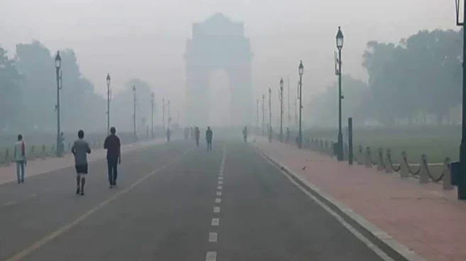 Thick Smog Blankets Delhi-NCR, Visibility Near Zero; Flight Ops Hit As AQI Close To 500