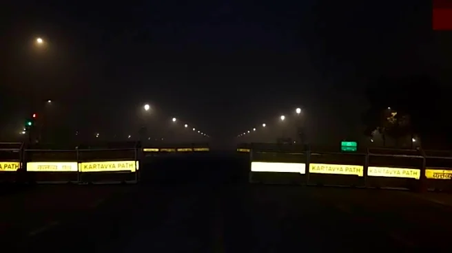 Delhi Wakes Up To Toxic Smog, AQI Remains ‘Very Poor’ As Visibility Drops Across Several Areas