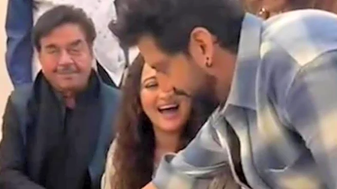 Sonakshi Sinha Celebrates Shatrughan Sinha, Zaheer Iqbal's Joint Birthdays | Inside Video Goes Viral
