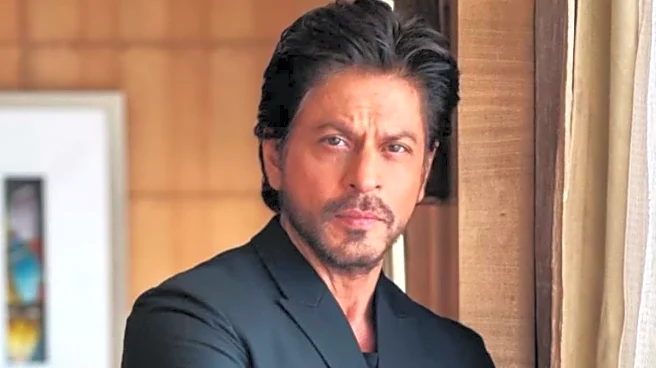 Shah Rukh Khan Personally Apologises To Junior Artistes For Shoot Delays: 'He Feels It's His Duty...'