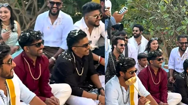 Groom’s Friends Channel Their Inner Emraan Hashmi, Sing ‘Bheegey Hont’ On Wedding Mandap | Video