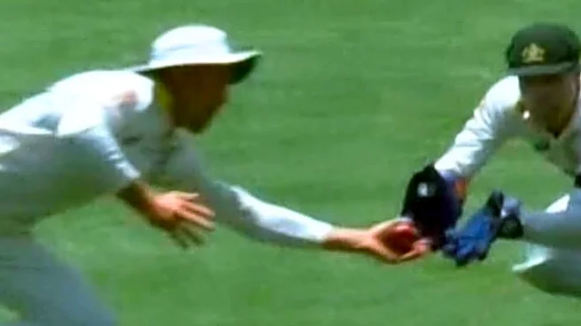 Marnus Labuschagne Pulls Off Another One-Handed Stunner To Dismiss Will Jacks On Final Day | WATCH