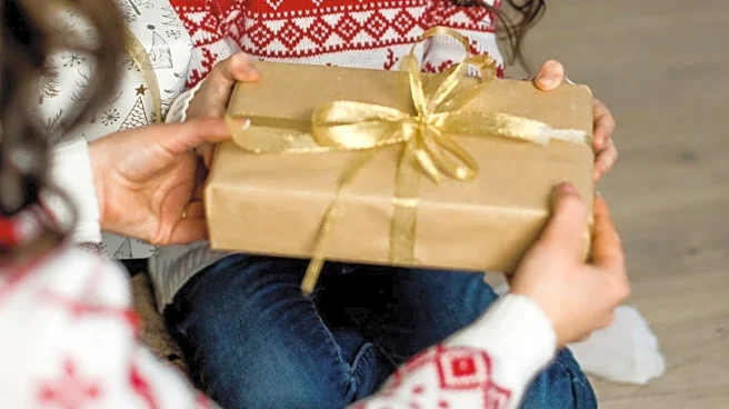 Strugging To Buy Christmas Gifts For Your Kids? This Child Psychologist Has 4 Useful Tips For Parents