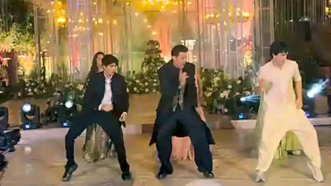 Hrithik Roshan Burns Dance Floor With Sons Hrehaan, Hridhaan At Cousin's Wedding | Watch