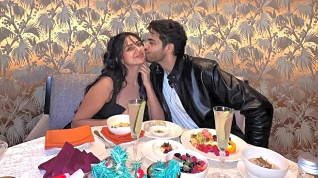 Gaurav Khanna Kisses Wife Akanksha, Drops Romantic Photos On Christmas