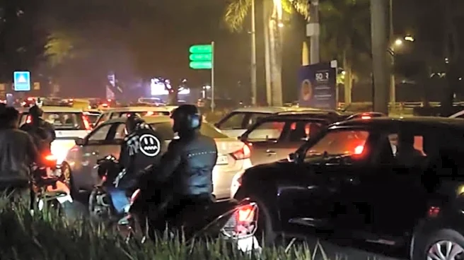 Major Delhi Roads Choke As Delhiites Go Out To Celebrate New Year | Video