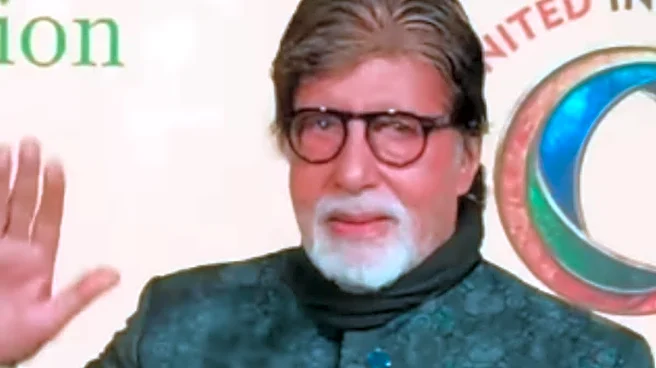 Amitabh Bachchan Brings His Unmatched Swag To Red Carpet, Greets Fans With ‘Namaste’