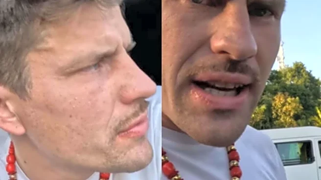 Foreigner Schools Tourist Littering In Meghalaya’s Clean Village Mawlynnong: ‘Pick Up The Bottles & Throw In Bin’