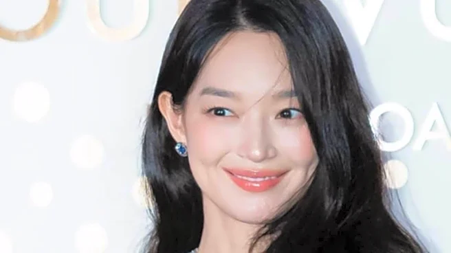 Shin Min Ah Eyes First Post-Marriage Drama, In Talks To Romance Lee Jin Wook