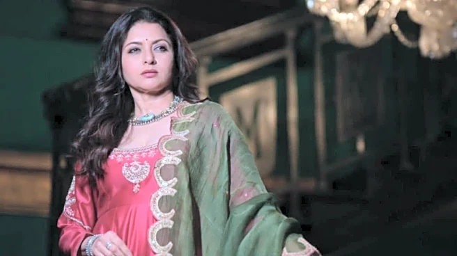 Bhagyashree Shows Kettlebell Workout And The Correct Way To Strengthen Core