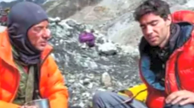 Israeli Man, Just Meters Away From His Destination, Gives Up On ‘Dream’ Everest Summit To Rescue Fellow Climber