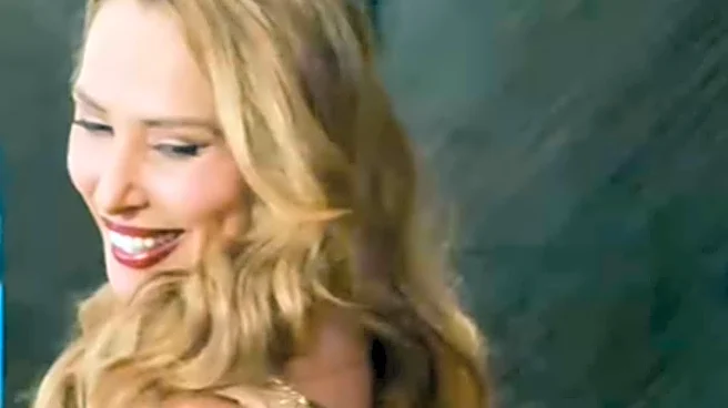 Iulia Vantur Wears Saree To Nupur Sanon–Stebin Ben’s Reception | Watch