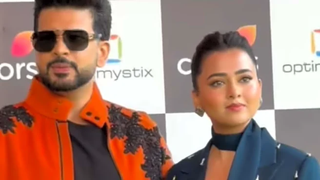 Karan Kundrra, Tejasswi Prakash Light Up Laughter Chef 3 Set | Video